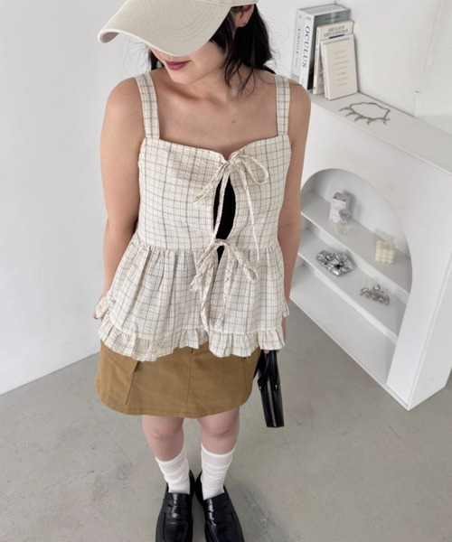Loueme（ルエム）の「ダブルリボンチェックフリルキャミソール（キャミソール・レディース・アイボリー/オフホワイト・FREE）」の2枚目の写真