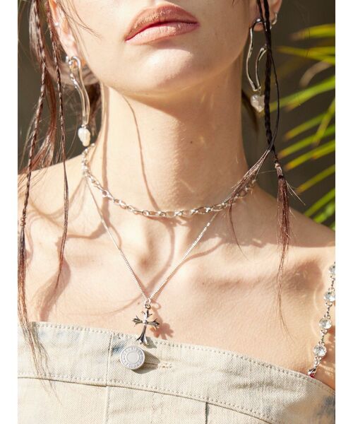 EVRIS（エヴリス）の「CROSS MOTIF 2連ネックレス（ネックレス・レディース・シルバー/ゴールド・FREE）」の15枚目の写真