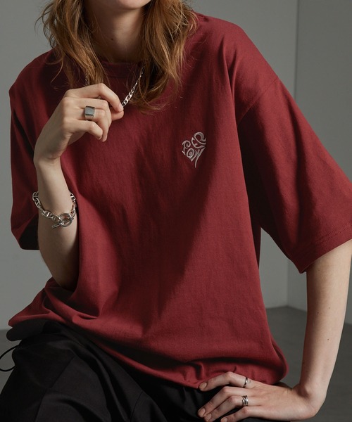 MONO-MART(モノマート)の「【CIYOT】ハートロゴ ワンポイント刺繍 ドロストバルーンシルエットクルーネック半袖Tシャツ(Tシャツ/カットソー・メンズ・オフホワイト/スモークグレー/ブラック/レッド系/ブルー系・M/L)」の5枚目の写真