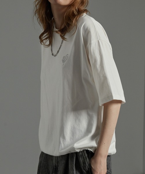 MONO-MART(モノマート)の「【CIYOT】ハートロゴ ワンポイント刺繍 ドロストバルーンシルエットクルーネック半袖Tシャツ(Tシャツ/カットソー・メンズ・オフホワイト/スモークグレー/ブラック/レッド系/ブルー系・M/L)」の20枚目の写真
