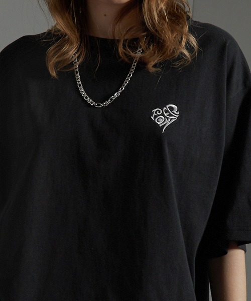 MONO-MART(モノマート)の「【CIYOT】ハートロゴ ワンポイント刺繍 ドロストバルーンシルエットクルーネック半袖Tシャツ(Tシャツ/カットソー・メンズ・オフホワイト/スモークグレー/ブラック/レッド系/ブルー系・M/L)」の6枚目の写真