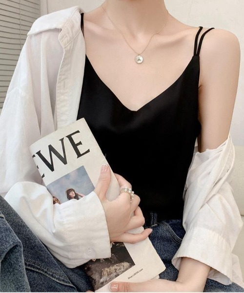 Teem Store(チームストア)の「ダブルストラップサテンVネックバックストラップキャミソール(キャミソール・レディース・アイボリー/ブラック/グレー/ホワイト・M/L)」の13枚目の写真