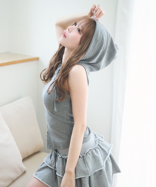 TITTY&CO.(ティティーアンドコー)の「ノースリーブダブルジップフーディ(パーカー・レディース・チャコールグレー/ホワイト/ベージュ/グレー・FREE)」の8枚目の写真