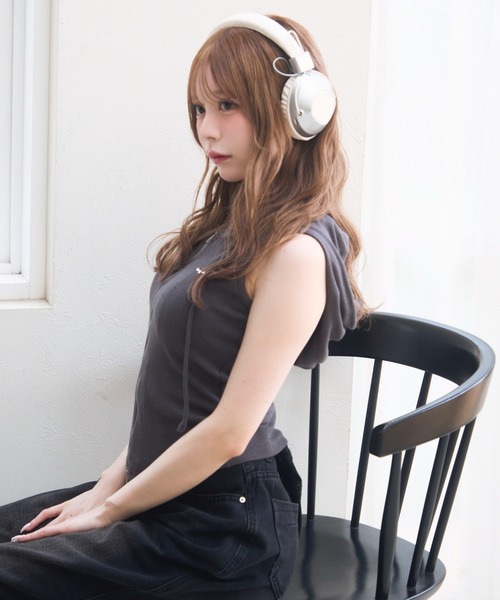 TITTY&CO.(ティティーアンドコー)の「ノースリーブダブルジップフーディ(パーカー・レディース・チャコールグレー/ホワイト/ベージュ/グレー・FREE)」の22枚目の写真