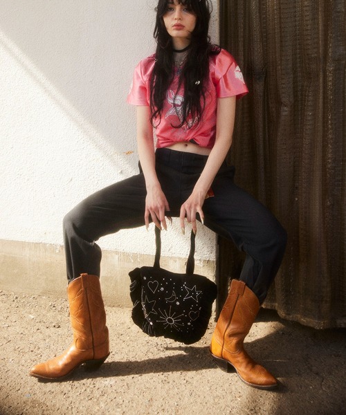 HEY!MrsROSE(ヘイミセスローズ)の「HEY! Mrs ROSE(ヘイ!ミセスローズ)Velvet Gyoza Tote(トートバッグ・レディース・レッド/ブラック・FREE)」の5枚目の写真