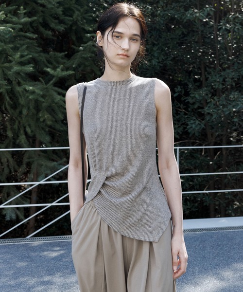 tageechita（タジチタ）の「【tageechita】リネン混 デザインタック ノースリーブニットトップス（Tシャツ/カットソー・レディース・アッシュグレー・S/M/L）」の14枚目の写真