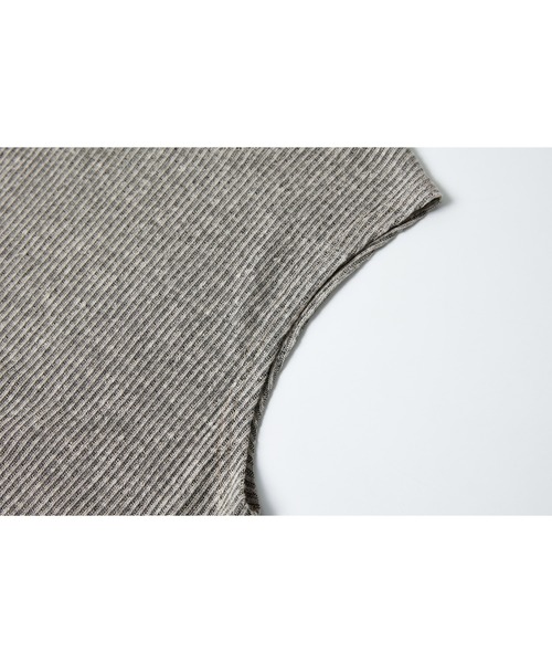 tageechita（タジチタ）の「【tageechita】リネン混 デザインタック ノースリーブニットトップス（Tシャツ/カットソー・レディース・アッシュグレー・S/M/L）」の9枚目の写真