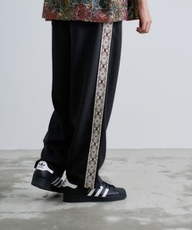 Revo. ジオメテープ サイドライン イージーパンツ