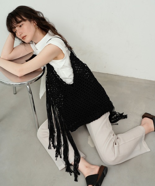 Lutim by u(ルチバイユー)の「Rope knit fringe tote bag / 縄あみフリンジトートバック(トートバッグ・レディース・キャメル/ブラック/アイボリー・FREE)」の8枚目の写真