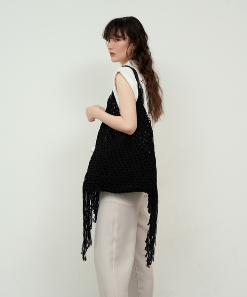 Lutim by u(ルチバイユー)の「Rope knit fringe tote bag / 縄あみフリンジトートバック(トートバッグ・レディース・キャメル/ブラック/アイボリー・FREE)」の11枚目の写真