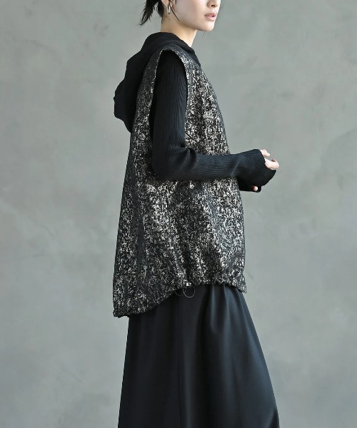 funda mine（ファンダマイン）の「グリッタージャガードベスト（ベスト・レディース・ゴールド・FREE）」の6枚目の写真