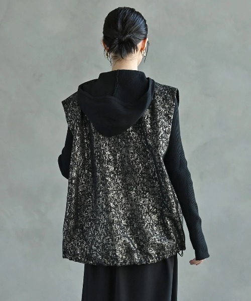funda mine（ファンダマイン）の「グリッタージャガードベスト（ベスト・レディース・ゴールド・FREE）」の7枚目の写真
