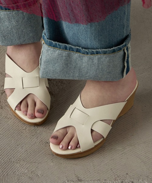 Fashion Letter(ファッションレター)の「日本製 フェイクレザーサボサンダル レディース 痛くないサンダル(サンダル・レディース・ゴールド/ブロンズ/ホワイト/ブラック・S/M/L/LL)」の21枚目の写真