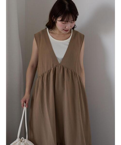ehka sopo(エヘカソポ)の「Vネックノースリーブワンピース(ワンピース・レディース・モカ/キナリ/ブラック・F)」の21枚目の写真