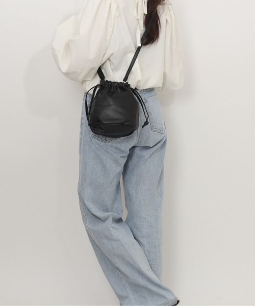 Rename(リネーム)の「Rename ソフトフェイクレザー巾着バッグ(ショルダーバッグ・レディース・シルバー/ブラック/ゴールド・FREE)」の5枚目の写真