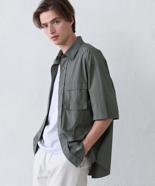 coca(coca)(コカ)の「ナイロンワッシャー半袖シャツ(シャツ/ブラウス・メンズ・ブラック/グレー・L/M/XL)」の1枚目の写真