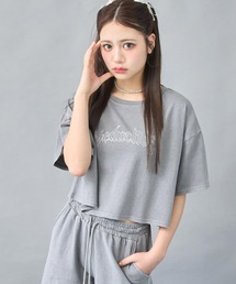 ANAP（アナップ）の「ピグメント ビジューロゴ クロップドTシャツ（Tシャツ/カットソー）」
