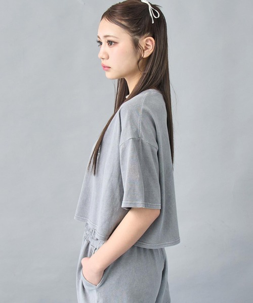 ANAP(アナップ)の「ピグメント ビジューロゴ クロップドTシャツ(Tシャツ/カットソー・レディース・レッド/ライトグレー/ブラック系その他・FREE)」の8枚目の写真