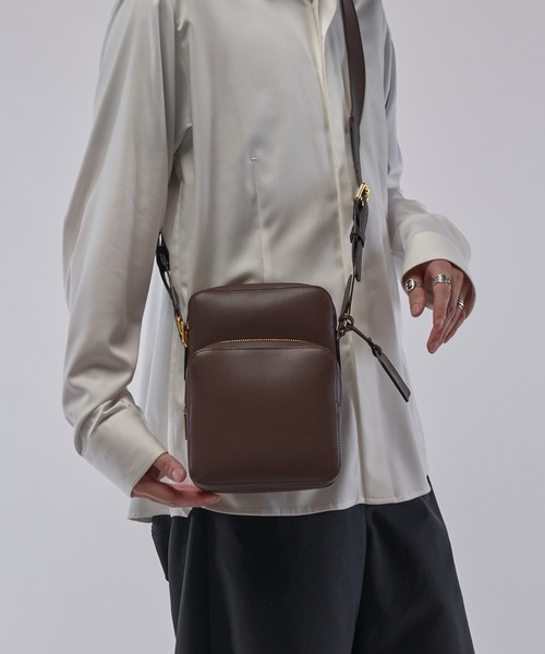 Lui's（ルイス）の「ダブルポケットショルダーBAG（ショルダーバッグ・メンズ・ブラック/ブラウン/ブラウン系その他・FREE）」の8枚目の写真