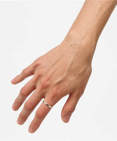 PIECE OF CHORD(ピースオブコード)の「PIECE OF CHORD/ピースオブコード/SILVER NARROW HAMMERED RING(リング・メンズ・シルバー・15号/17号/11号/13号/19号/5号/7号/9号)」の4枚目の写真