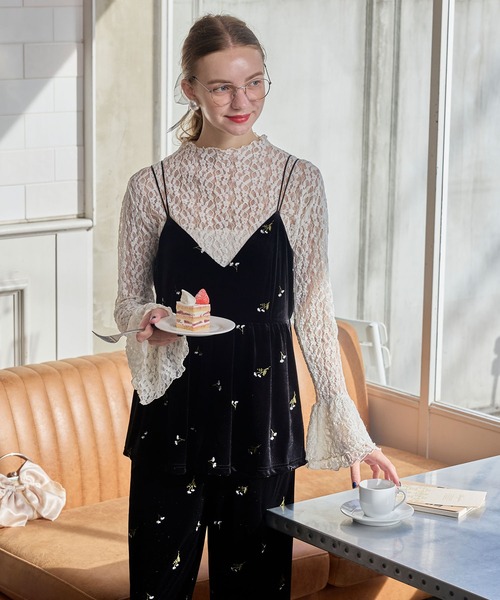 セール】【BONLECILL noir】ショルダーリボンペプラム切替フラワー刺繍