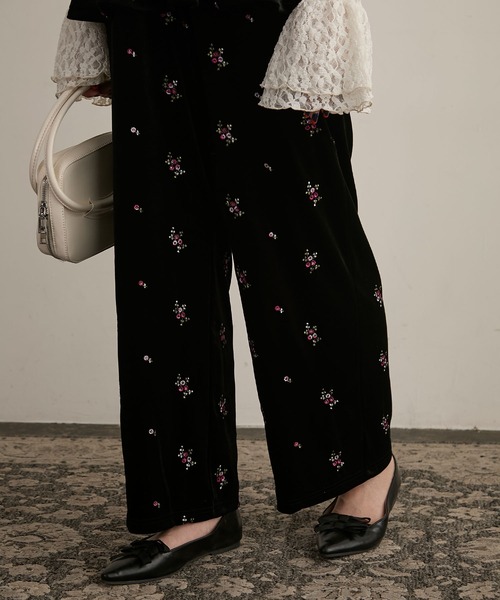 BONLECILL noir（ボンルシールノワール）の「【BONLECILL noir】ショルダーリボンペプラム切替フラワー刺繍ベロアオールインワン（つなぎ/オールインワン・レディース・ブラック系1/ブラック系2・L/M）」の12枚目の写真