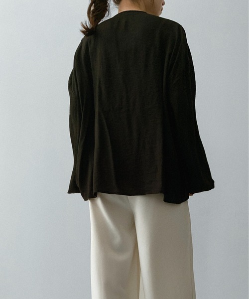 on:nue（オンニュ）の「【on:nue】[着用動画あり！] フロントリボンギャザーブラウス（シャツ/ブラウス・レディース・ホワイト/ブラック・FREE）」の5枚目の写真