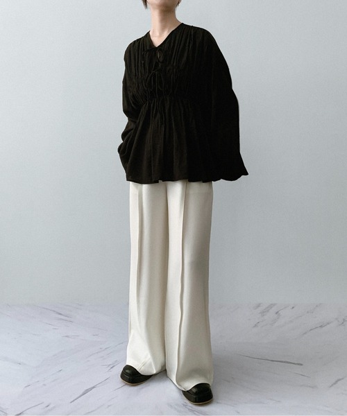 on:nue（オンニュ）の「【on:nue】[着用動画あり！] フロントリボンギャザーブラウス（シャツ/ブラウス・レディース・ホワイト/ブラック・FREE）」の6枚目の写真