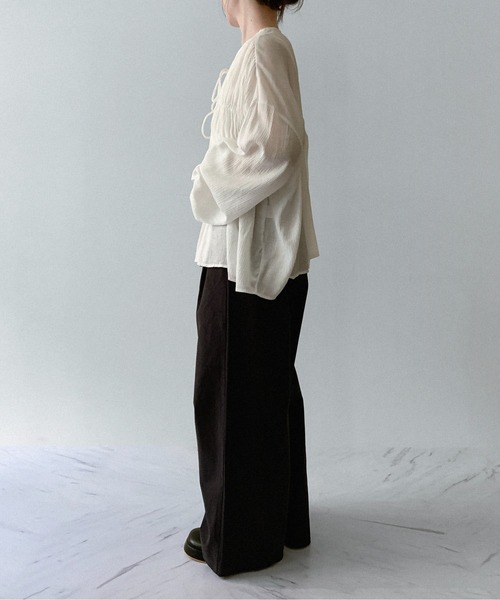 on:nue（オンニュ）の「【on:nue】[着用動画あり！] フロントリボンギャザーブラウス（シャツ/ブラウス・レディース・ホワイト/ブラック・FREE）」の18枚目の写真