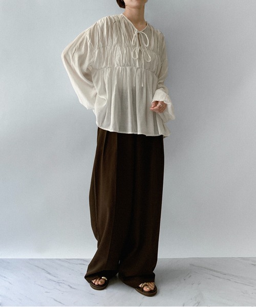 on:nue（オンニュ）の「【on:nue】[着用動画あり！] フロントリボンギャザーブラウス（シャツ/ブラウス・レディース・ホワイト/ブラック・FREE）」の15枚目の写真