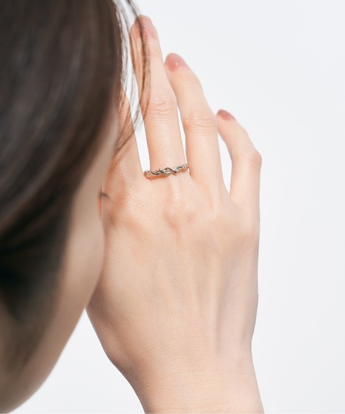 Jewel closet by L&Co.(ジュエルクローゼットバイエルアンドコー)の「プラチナ ヘビ/スネーク リング(リング・レディース・プラチナム・13号/15号)」の4枚目の写真