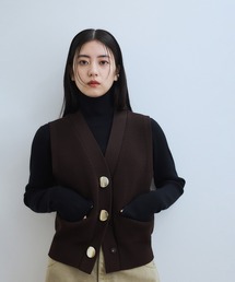 アダムエロペファー素材 ノースリーブベスト クリーム色新品 アダムエロペファー素材 ノースリーブベスト クリーム色新品