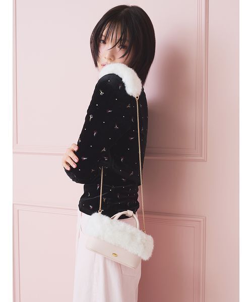 LILY BROWN(リリーブラウン)の「【USAGI ONLINE・ZOZOTOWN限定】エコファーコンビ2wayスマホショルダー(ショルダーバッグ・レディース・アイボリー/ライトグレー/ブラック/ピンクベージュ/ライトブルー・F)」の15枚目の写真