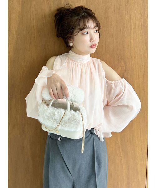 LILY BROWN(リリーブラウン)の「【USAGI ONLINE・ZOZOTOWN限定】エコファーコンビ2wayスマホショルダー(ショルダーバッグ・レディース・アイボリー/ライトグレー/ブラック/ピンクベージュ/ライトブルー・F)」の19枚目の写真