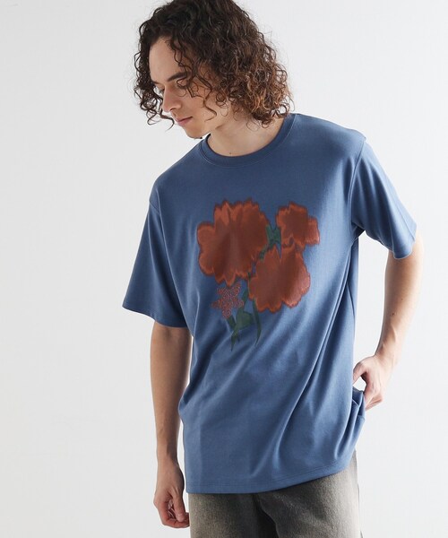 tk.TAKEO KIKUCHI(ティーケータケオキクチ)の「ボカシフラワーTシャツ(Tシャツ/カットソー・メンズ・ブラック/ブルーグリーン/ホワイト・02/03/04)」の1枚目の写真