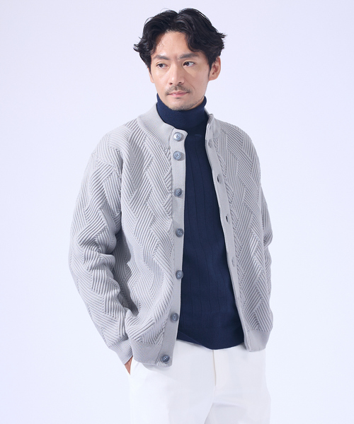 ABAHOUSE GRAY（アバハウスグレイ）の「【ジオメトリック柄 / 軽量】スタンド カーディガン（カーディガン/ボレロ・メンズ・ブラック/ネイビー/グレー/モカ・46/48）」の2枚目の写真