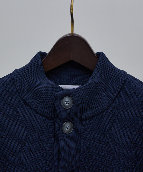 ABAHOUSE GRAY（アバハウスグレイ）の「【ジオメトリック柄 / 軽量】スタンド カーディガン（カーディガン/ボレロ・メンズ・ブラック/ネイビー/グレー/モカ・46/48）」の5枚目の写真