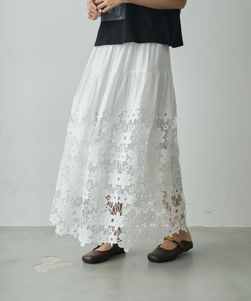 Lunea（ルネア）の「フラワーレースロングスカート（スカート・レディース・ホワイト/ブラック・FREE）」の19枚目の写真