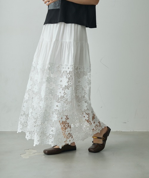 Lunea（ルネア）の「フラワーレースロングスカート（スカート・レディース・ホワイト/ブラック・FREE）」の20枚目の写真