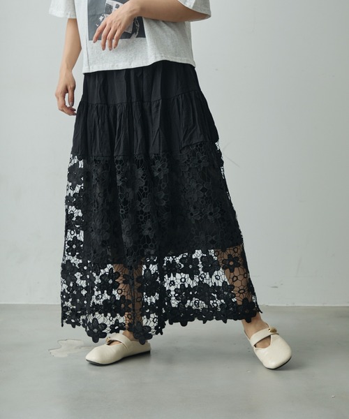 Lunea（ルネア）の「フラワーレースロングスカート（スカート・レディース・ホワイト/ブラック・FREE）」の7枚目の写真