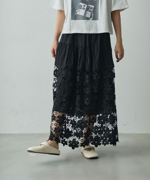 Lunea（ルネア）の「フラワーレースロングスカート（スカート・レディース・ホワイト/ブラック・FREE）」の9枚目の写真