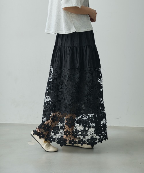 Lunea（ルネア）の「フラワーレースロングスカート（スカート・レディース・ホワイト/ブラック・FREE）」の11枚目の写真