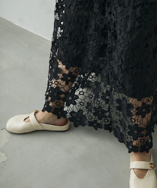 Lunea（ルネア）の「フラワーレースロングスカート（スカート・レディース・ホワイト/ブラック・FREE）」の14枚目の写真