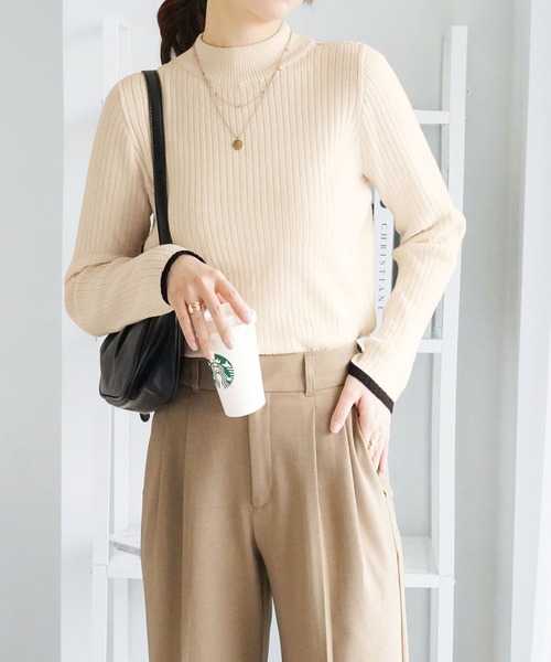 alotta(アロッタ)の「《静電気防止×もちもちの肌触り》もっちり袖配色リブニット(ニット/セーター・レディース・アイボリー/チャコール/グレイッシュベージュ/ブラック・L/M/LL)」の9枚目の写真