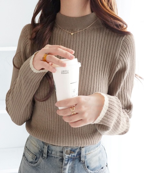alotta(アロッタ)の「《静電気防止×もちもちの肌触り》もっちり袖配色リブニット(ニット/セーター・レディース・アイボリー/チャコール/グレイッシュベージュ/ブラック・L/M/LL)」の11枚目の写真