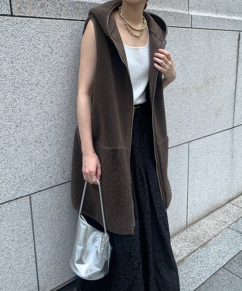 DouDou(ドゥドゥ)の「ボア切替フーディージレ(ベスト・レディース・ブラウン/ベージュ・FREE)」の2枚目の写真