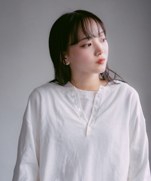 INTER FACTORY（インターファクトリー）の「2/9号室（かおこ&ひろと） - Cotton Henry Neck High-Gauge Knit / コットンハイゲージヘンリーネックニット（ニット/セーター・メンズ・ライトブルー/パープル/ホワイト・MEDIUM/LARGE）」の8枚目の写真