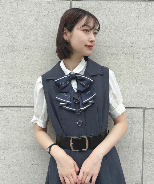 an another angelus(アンアナザーアンジェラス)の「スカーフ風ラッフルリボンタイ付きブラウス(シャツ/ブラウス・レディース・オフホワイト/ライトベージュ・FREE)」の7枚目の写真