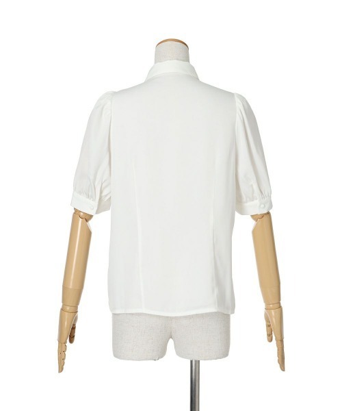 an another angelus(アンアナザーアンジェラス)の「スカーフ風ラッフルリボンタイ付きブラウス(シャツ/ブラウス・レディース・オフホワイト/ライトベージュ・FREE)」の18枚目の写真