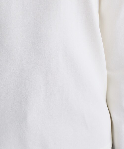 INDIVI（インディヴィ）の「【洗える】Vネックコンパクトニット（ニット/セーター・レディース・オフホワイト/サックスブルー/ブラック・05/34/38/13/15 ）」の4枚目の写真